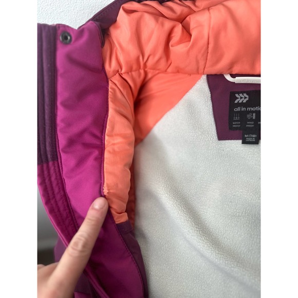 All In Motion Waterproof Burgundy Pink Hooded Jacket Size Medium 7/8 - Picture 9 of 9